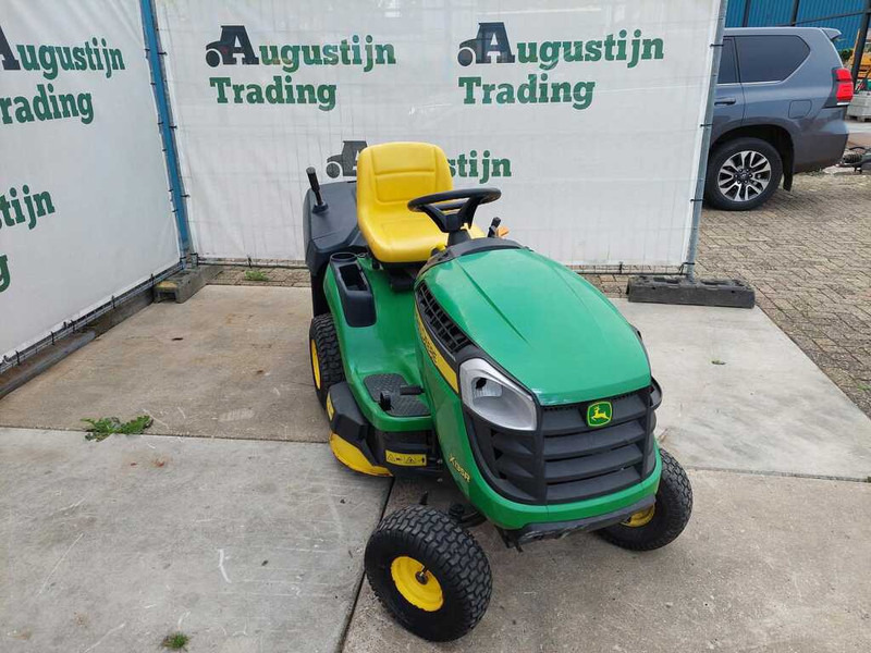 John Deere X 135R - Χλοοκοπτικό: φωτογραφία 1 John Deere X 135R - Χλοοκοπτικό: φωτογραφία 1