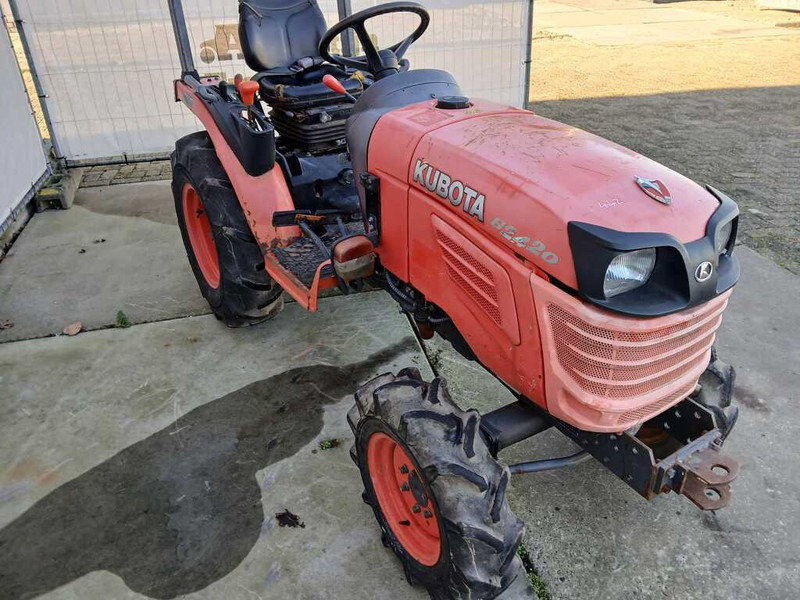 Kubota B 2420 - Μικρό τρακτέρ: φωτογραφία 3 Kubota B 2420 - Μικρό τρακτέρ: φωτογραφία 3