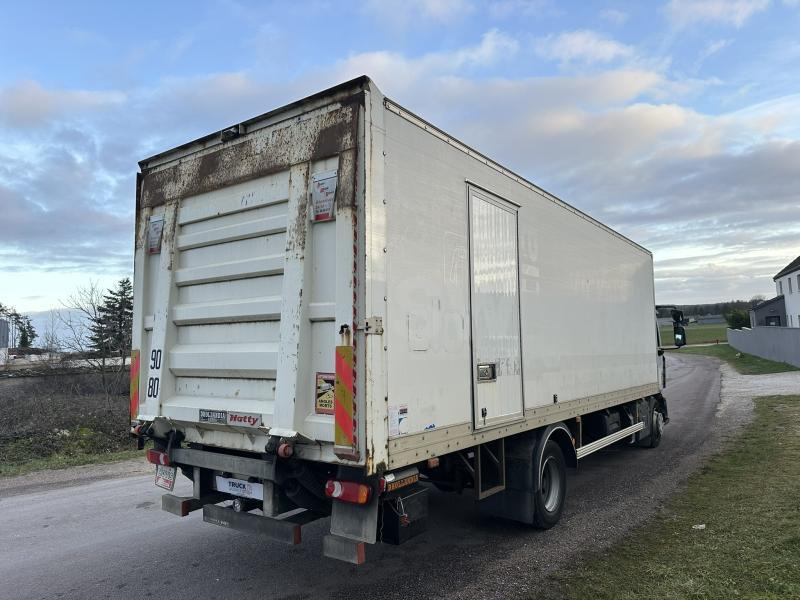 Renault Gamme D 210 - Φορτηγό κόφα: φωτογραφία 5 Renault Gamme D 210 - Φορτηγό κόφα: φωτογραφία 5