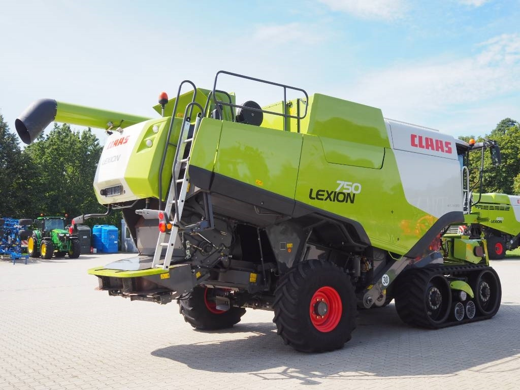 Claas Lexion 750TT + V900 - Θεριζοαλωνιστική μηχανή: φωτογραφία 3 Claas Lexion 750TT + V900 - Θεριζοαλωνιστική μηχανή: φωτογραφία 3