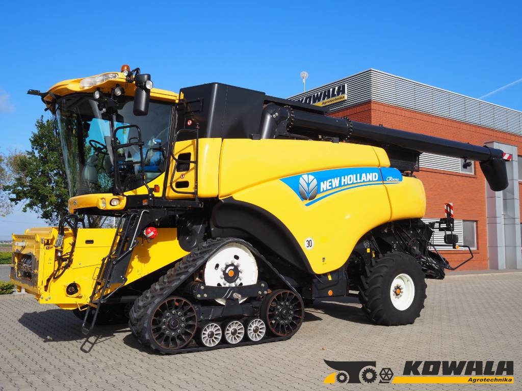 New Holland CR 9090 - Θεριζοαλωνιστική μηχανή: φωτογραφία 1 New Holland CR 9090 - Θεριζοαλωνιστική μηχανή: φωτογραφία 1