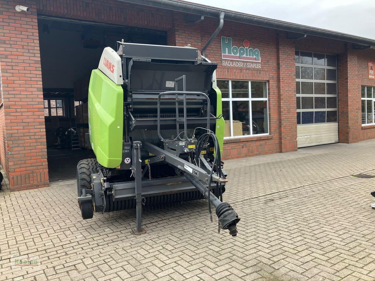 CLAAS Variant 385 - Χορτοδετική μηχανή στρόγγυλης μπάλας: φωτογραφία 1 CLAAS Variant 385 - Χορτοδετική μηχανή στρόγγυλης μπάλας: φωτογραφία 1