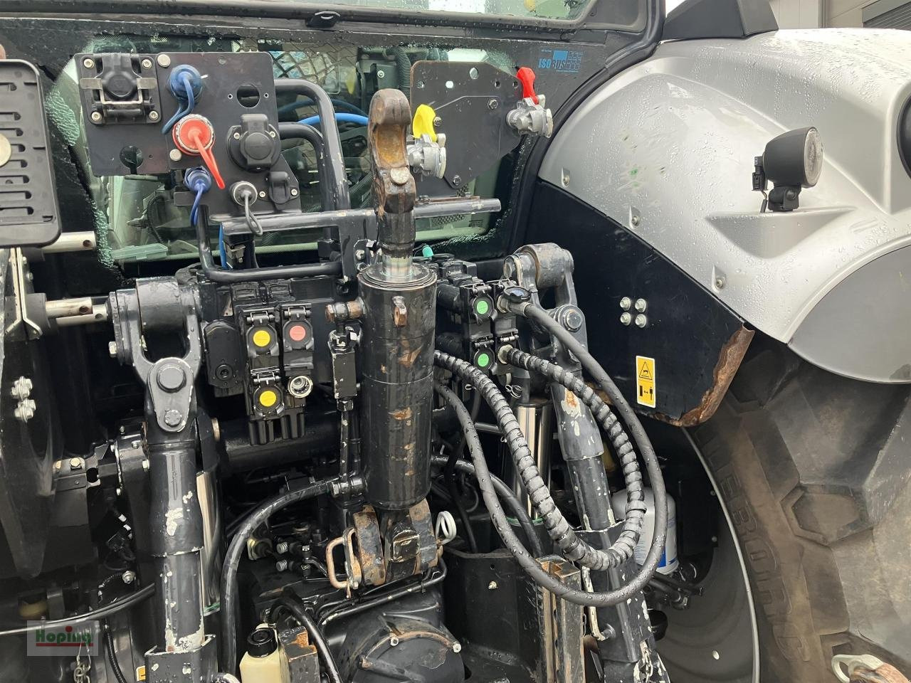 Deutz-Fahr 6185 Agrotron TTV Vo - Τρακτέρ: φωτογραφία 4 Deutz-Fahr 6185 Agrotron TTV Vo - Τρακτέρ: φωτογραφία 4