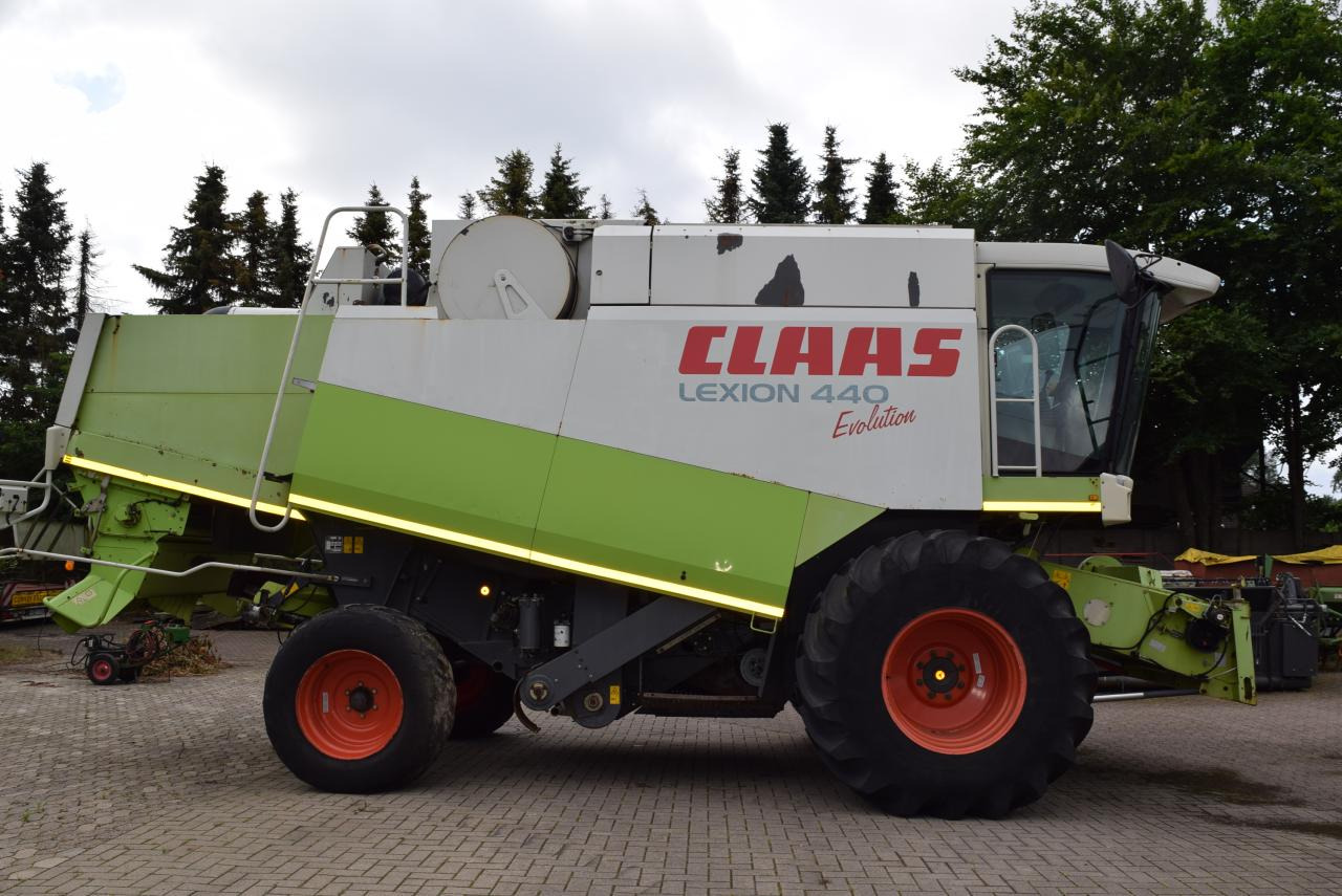 CLAAS Lexion 440 Evolution - Θεριζοαλωνιστική μηχανή: φωτογραφία 1 CLAAS Lexion 440 Evolution - Θεριζοαλωνιστική μηχανή: φωτογραφία 1