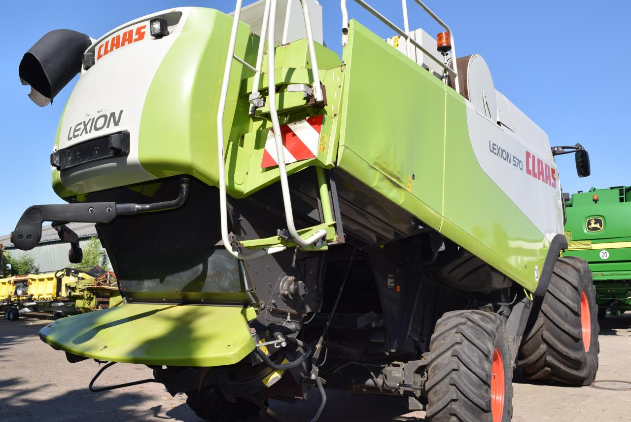 CLAAS Lexion 570 *4x4* - Θεριζοαλωνιστική μηχανή: φωτογραφία 3 CLAAS Lexion 570 *4x4* - Θεριζοαλωνιστική μηχανή: φωτογραφία 3