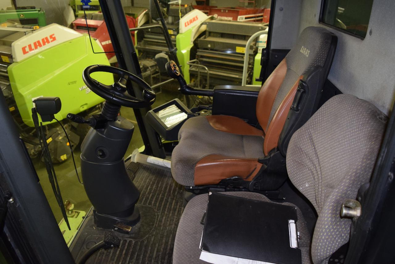 CLAAS Lexion 570 *4x4* - Θεριζοαλωνιστική μηχανή: φωτογραφία 5 CLAAS Lexion 570 *4x4* - Θεριζοαλωνιστική μηχανή: φωτογραφία 5