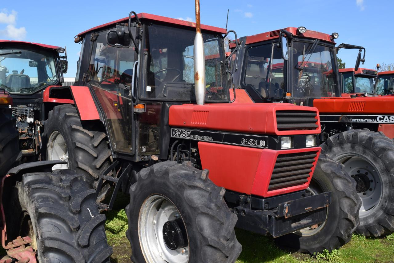 Case-IH 844 XLN - Τρακτέρ: φωτογραφία 1 Case-IH 844 XLN - Τρακτέρ: φωτογραφία 1