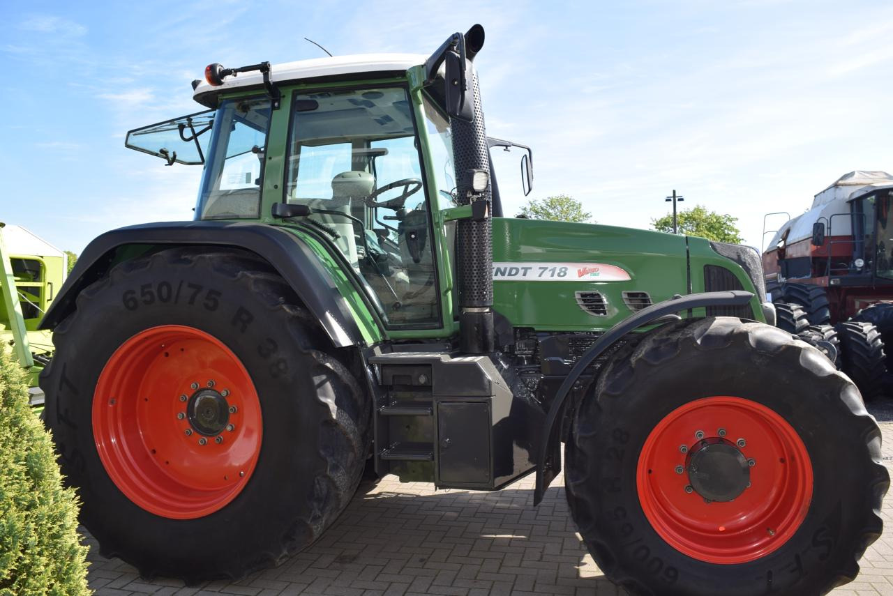 Fendt 718 Vario TMS - Τρακτέρ: φωτογραφία 3 Fendt 718 Vario TMS - Τρακτέρ: φωτογραφία 3