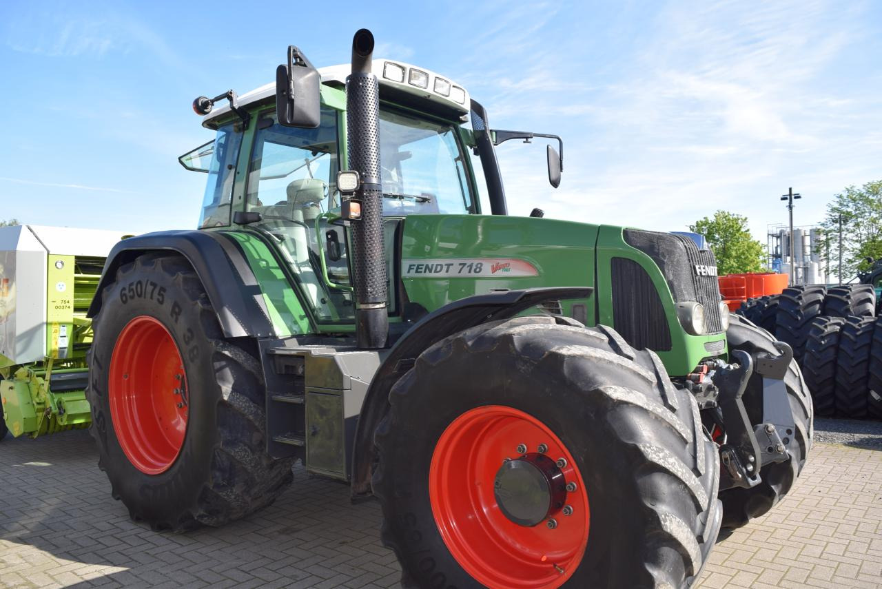 Fendt 718 Vario TMS - Τρακτέρ: φωτογραφία 2 Fendt 718 Vario TMS - Τρακτέρ: φωτογραφία 2