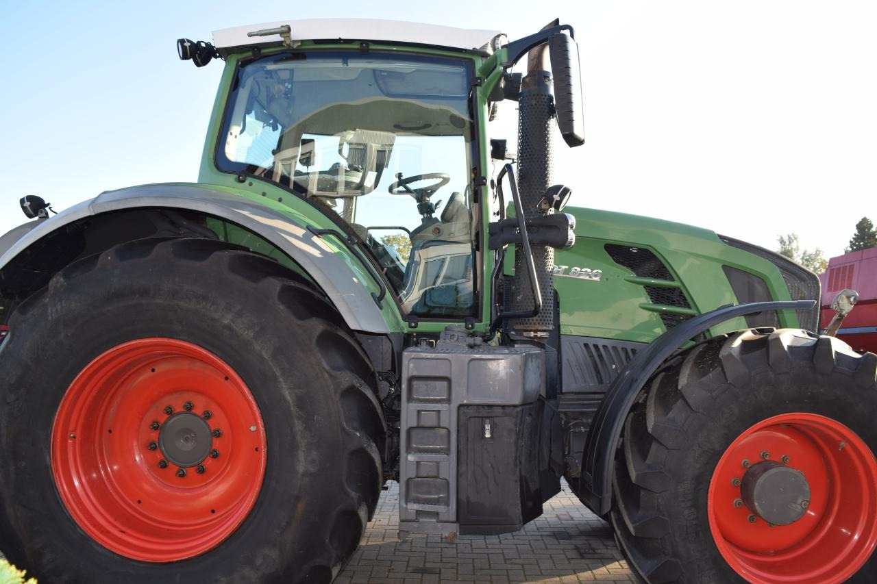 Fendt 826 Vario SCR - Τρακτέρ: φωτογραφία 2 Fendt 826 Vario SCR - Τρακτέρ: φωτογραφία 2