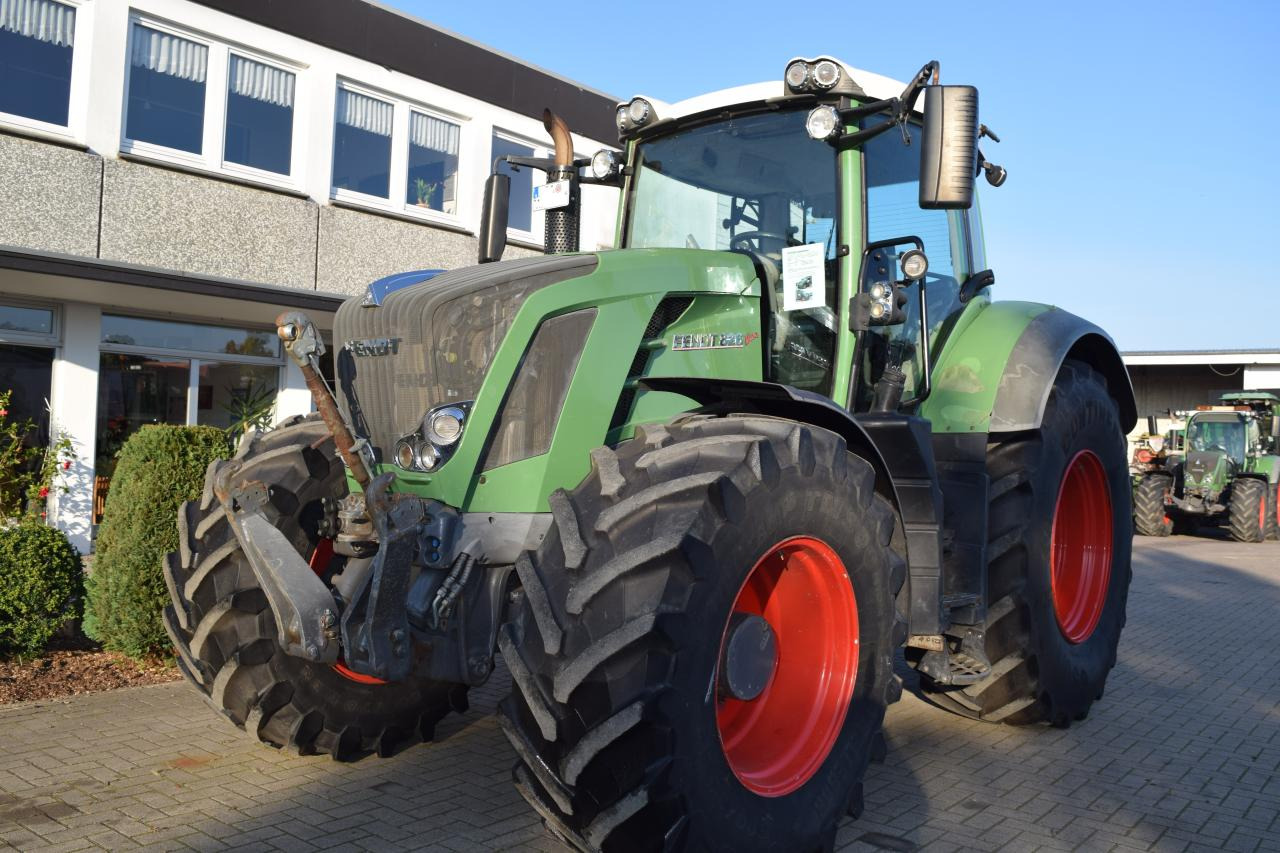 Fendt 826 Vario SCR - Τρακτέρ: φωτογραφία 1 Fendt 826 Vario SCR - Τρακτέρ: φωτογραφία 1