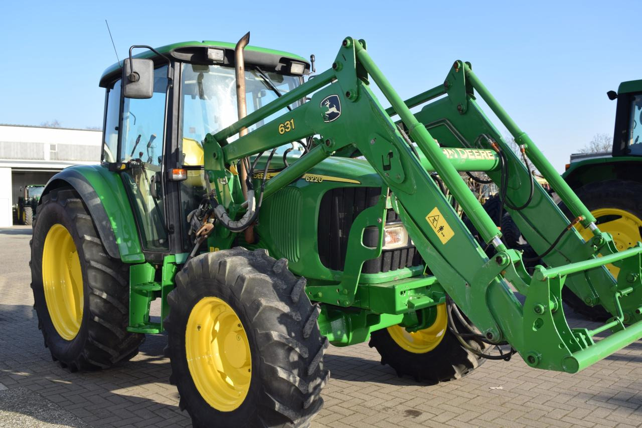 John Deere 6220 - Τρακτέρ: φωτογραφία 3 John Deere 6220 - Τρακτέρ: φωτογραφία 3
