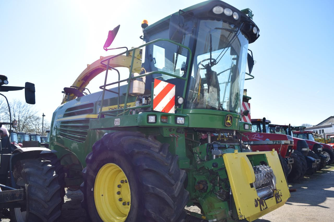 John Deere 7250 i - Ενσιρωτική μηχανή: φωτογραφία 3 John Deere 7250 i - Ενσιρωτική μηχανή: φωτογραφία 3