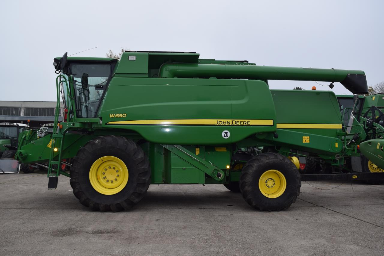 John Deere W 650 - Θεριζοαλωνιστική μηχανή: φωτογραφία 2 John Deere W 650 - Θεριζοαλωνιστική μηχανή: φωτογραφία 2