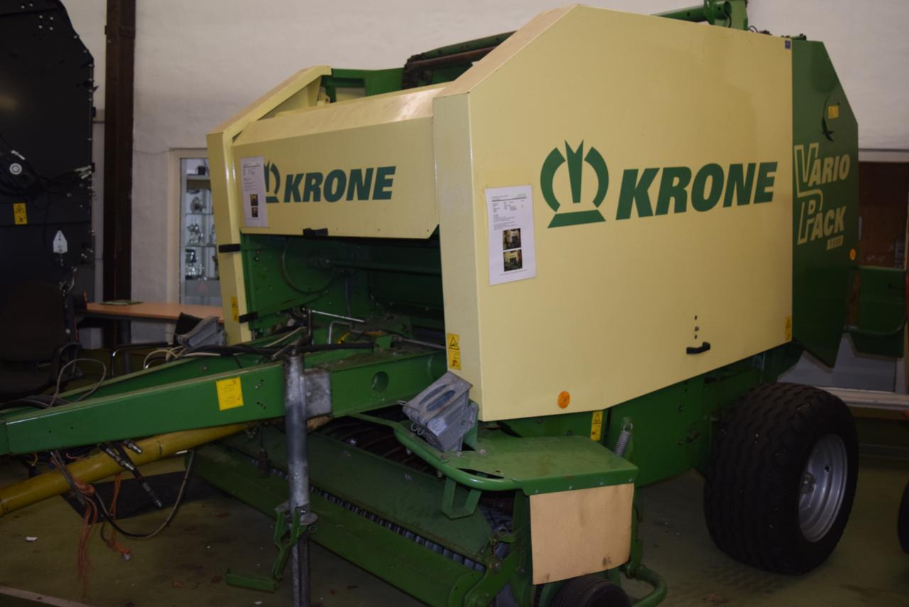 Krone Vario Pack 1500 - Χορτοδετική μηχανή στρόγγυλης μπάλας: φωτογραφία 1 Krone Vario Pack 1500 - Χορτοδετική μηχανή στρόγγυλης μπάλας: φωτογραφία 1