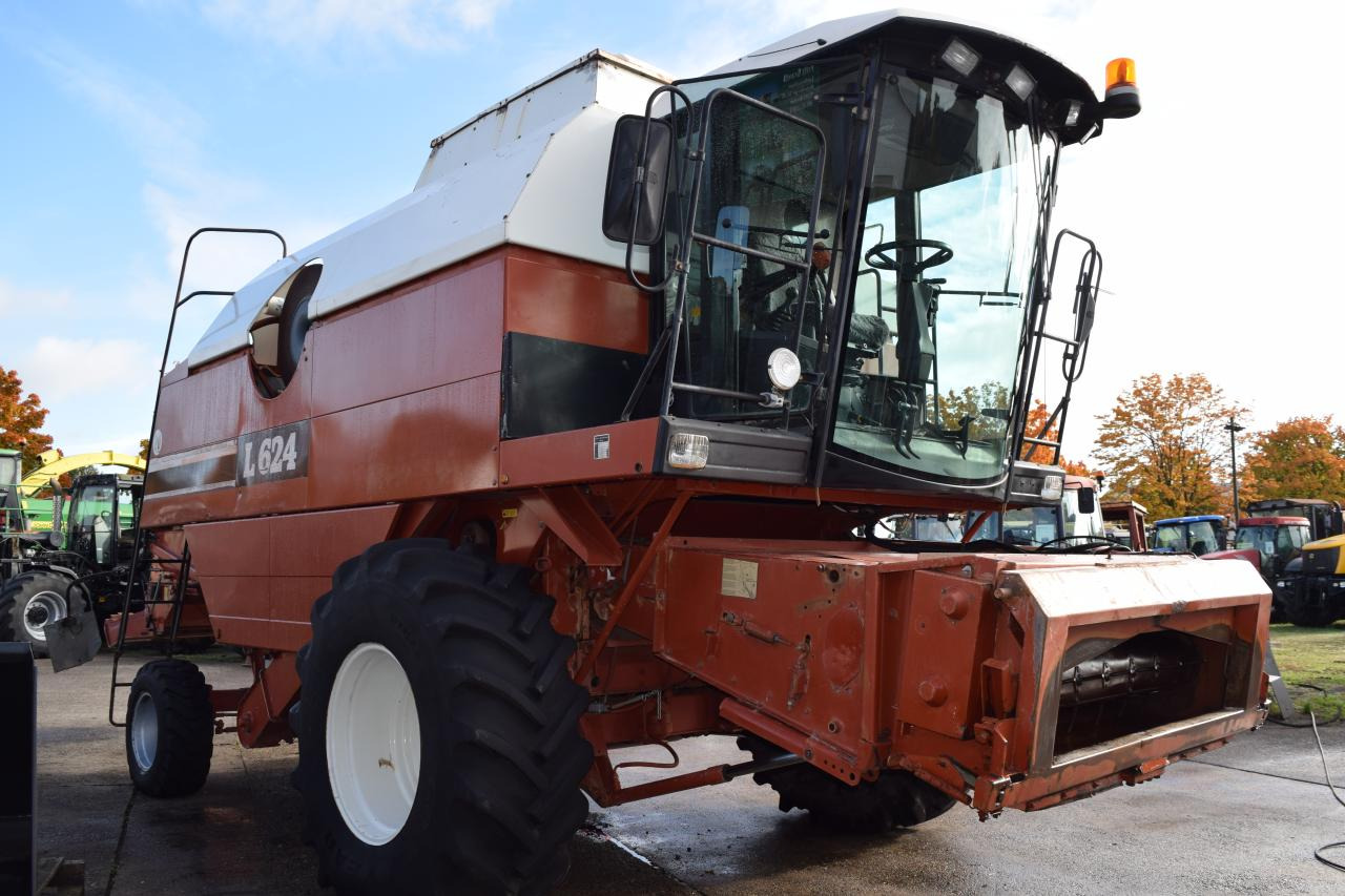 Laverda L624 - Θεριζοαλωνιστική μηχανή: φωτογραφία 4 Laverda L624 - Θεριζοαλωνιστική μηχανή: φωτογραφία 4