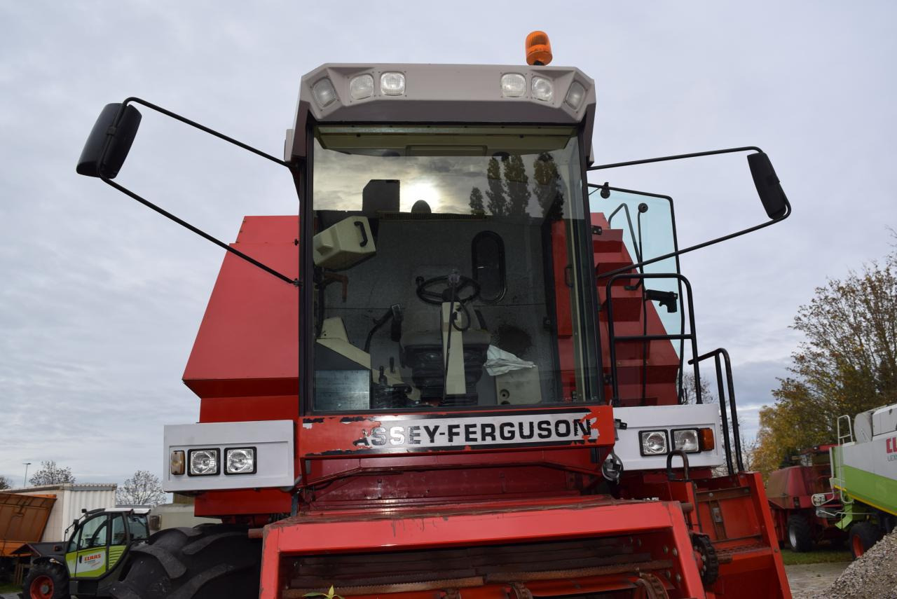 Massey Ferguson MF 38 - Θεριζοαλωνιστική μηχανή: φωτογραφία 4 Massey Ferguson MF 38 - Θεριζοαλωνιστική μηχανή: φωτογραφία 4