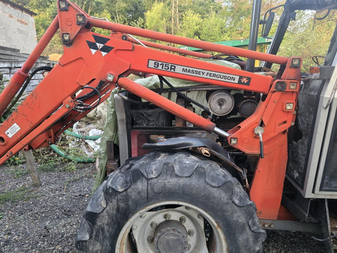Massey Ferguson MF 390 T *Brandschaden* - Τρακτέρ: φωτογραφία 5 Massey Ferguson MF 390 T *Brandschaden* - Τρακτέρ: φωτογραφία 5