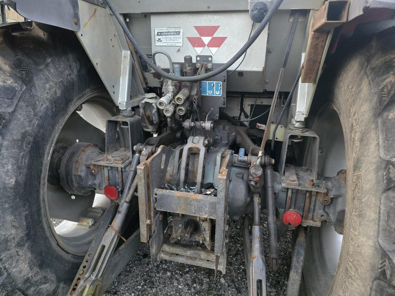 Massey Ferguson MF 390 T *Brandschaden* - Τρακτέρ: φωτογραφία 3 Massey Ferguson MF 390 T *Brandschaden* - Τρακτέρ: φωτογραφία 3