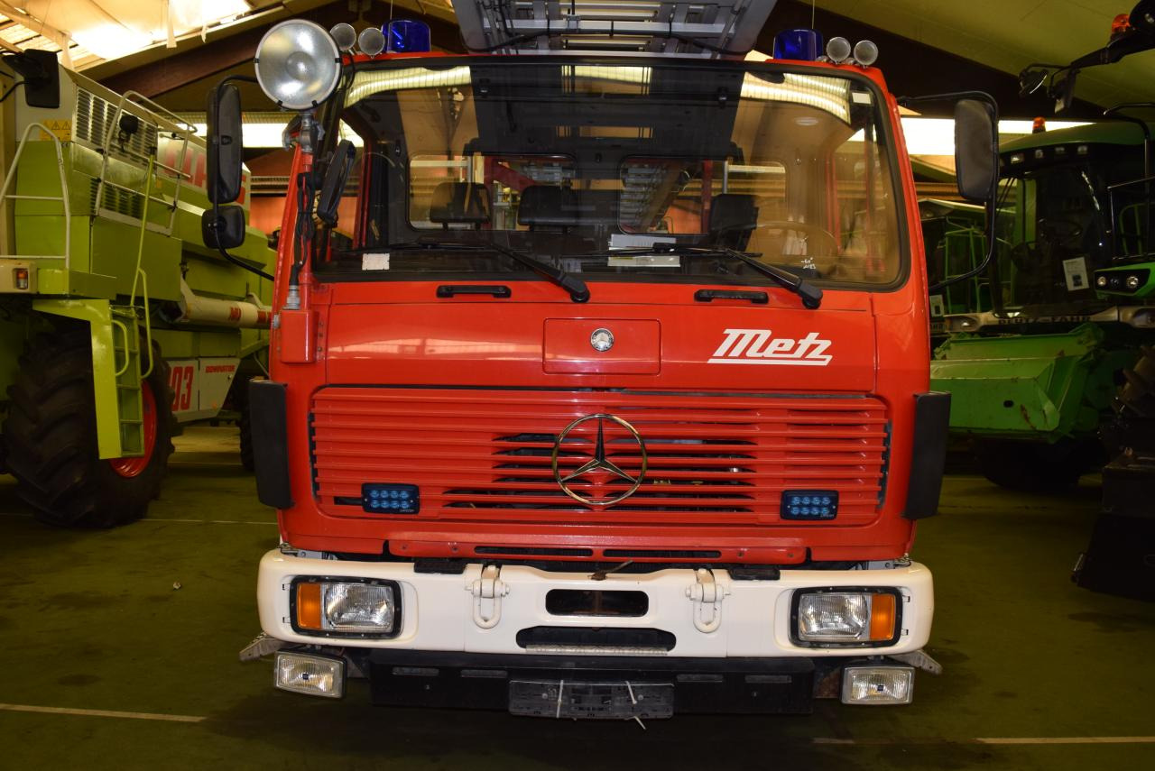 Mercedes-Benz 1422 F 4x2 DLK 23 12 Drehleiter - Φορτηγό φόρτωσης γάντζου: φωτογραφία 4 Mercedes-Benz 1422 F 4x2 DLK 23 12 Drehleiter - Φορτηγό φόρτωσης γάντζου: φωτογραφία 4