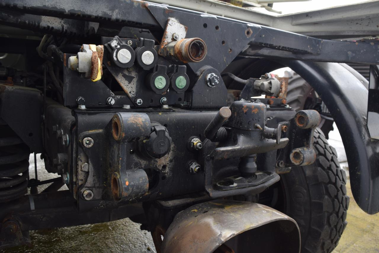 Mercedes-Benz Unimog U 90 - Τρακτέρ: φωτογραφία 5 Mercedes-Benz Unimog U 90 - Τρακτέρ: φωτογραφία 5