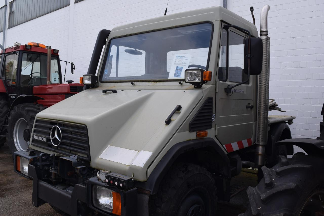 Mercedes-Benz Unimog U 90 - Τρακτέρ: φωτογραφία 1 Mercedes-Benz Unimog U 90 - Τρακτέρ: φωτογραφία 1