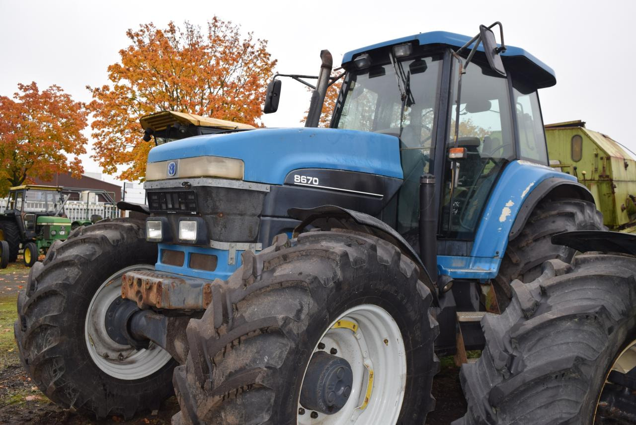 New Holland 8670 - Τρακτέρ: φωτογραφία 3 New Holland 8670 - Τρακτέρ: φωτογραφία 3