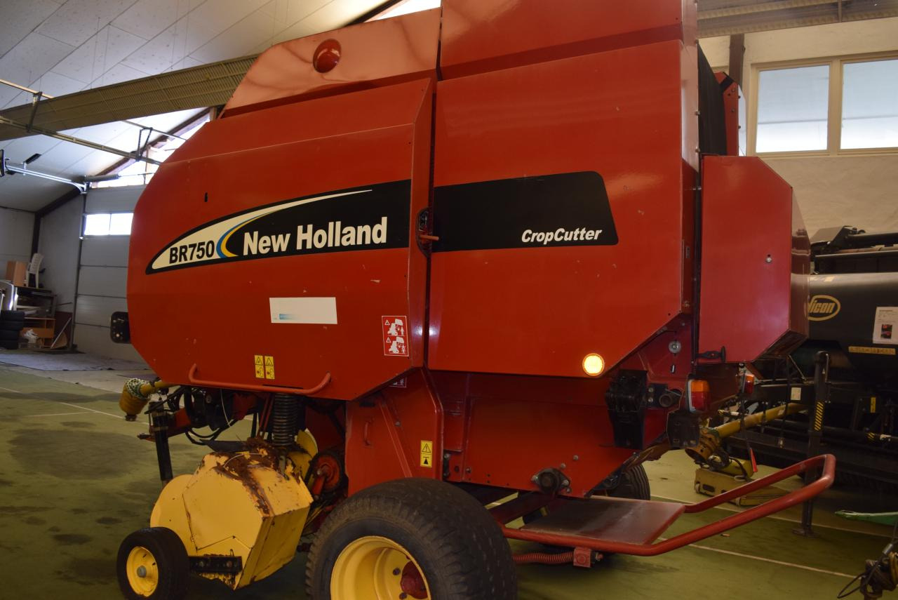 New Holland BR 750 CropCutter - Χορτοδετική μηχανή στρόγγυλης μπάλας: φωτογραφία 4 New Holland BR 750 CropCutter - Χορτοδετική μηχανή στρόγγυλης μπάλας: φωτογραφία 4