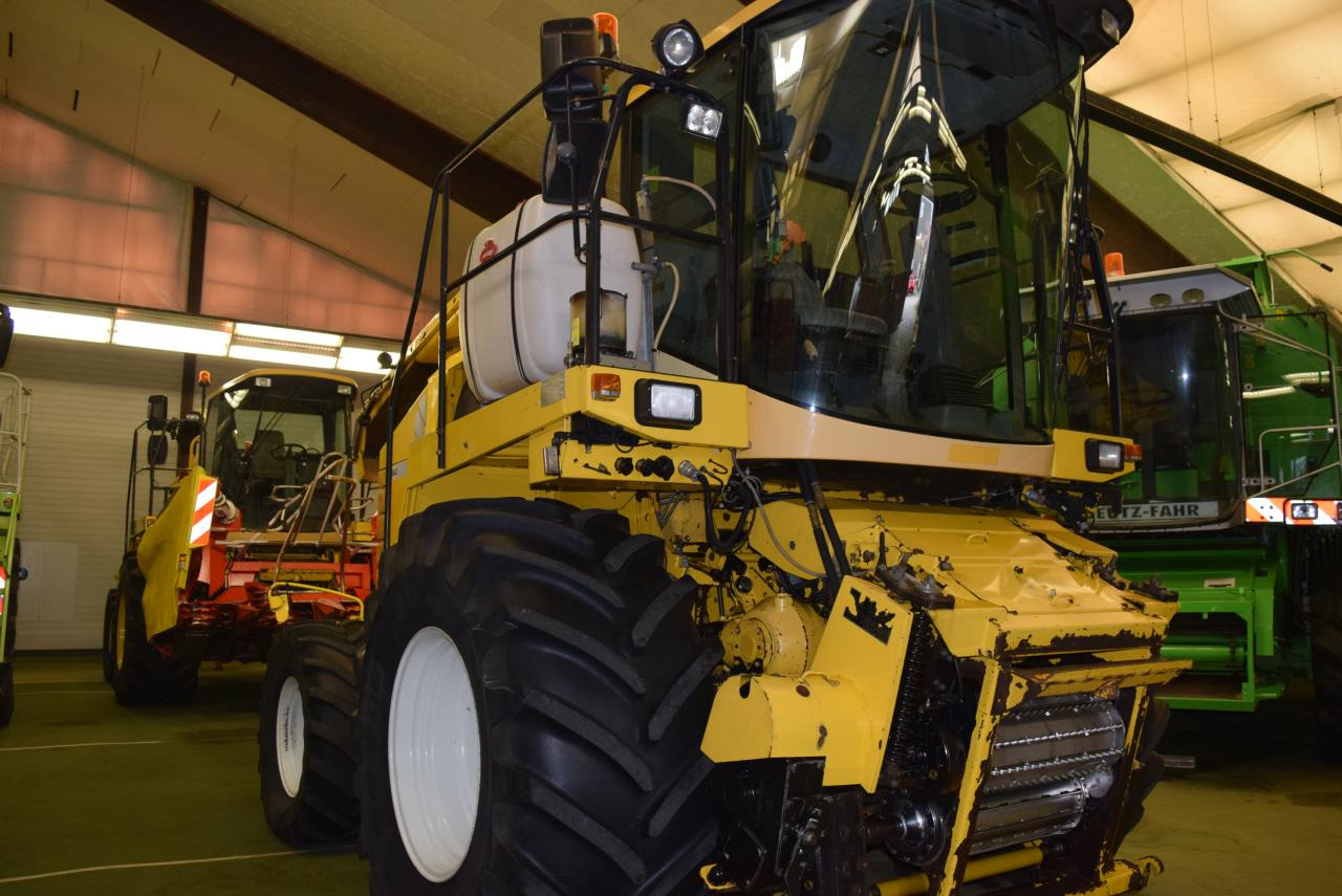 New Holland FX 40 - Ενσιρωτική μηχανή: φωτογραφία 1 New Holland FX 40 - Ενσιρωτική μηχανή: φωτογραφία 1