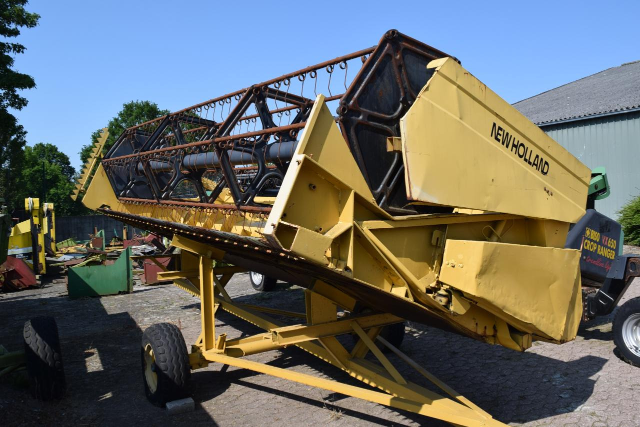 Θεριζοαλωνιστική μηχανή New Holland TC 56: φωτογραφία 12 Θεριζοαλωνιστική μηχανή New Holland TC 56: φωτογραφία 12