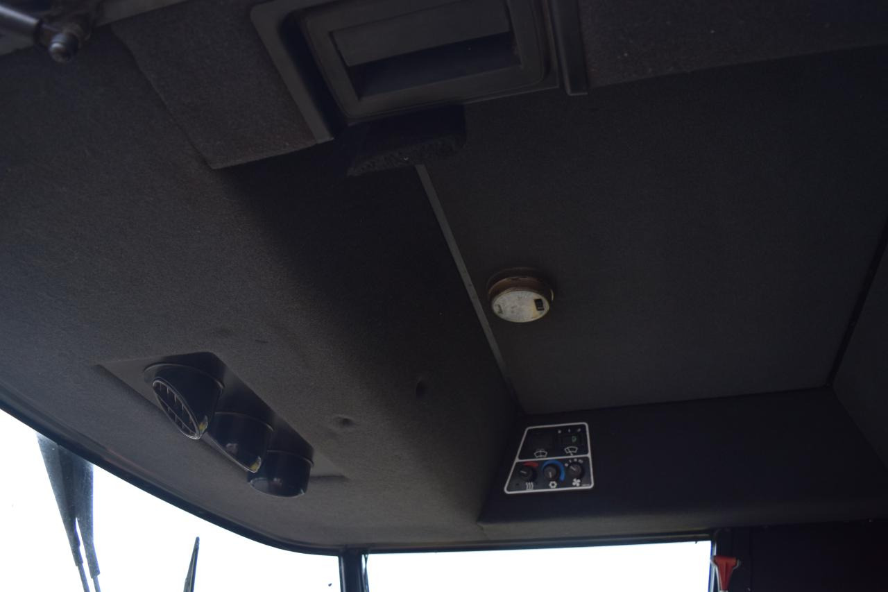 Θεριζοαλωνιστική μηχανή New Holland TC 56: φωτογραφία 9 Θεριζοαλωνιστική μηχανή New Holland TC 56: φωτογραφία 9