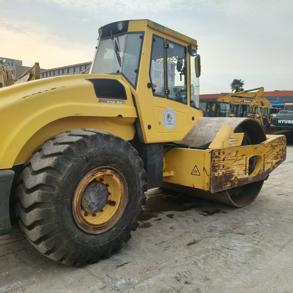 BOMAG BW226DH - Ασφαλτικός οδοστρωτήρας: φωτογραφία 4 BOMAG BW226DH - Ασφαλτικός οδοστρωτήρας: φωτογραφία 4