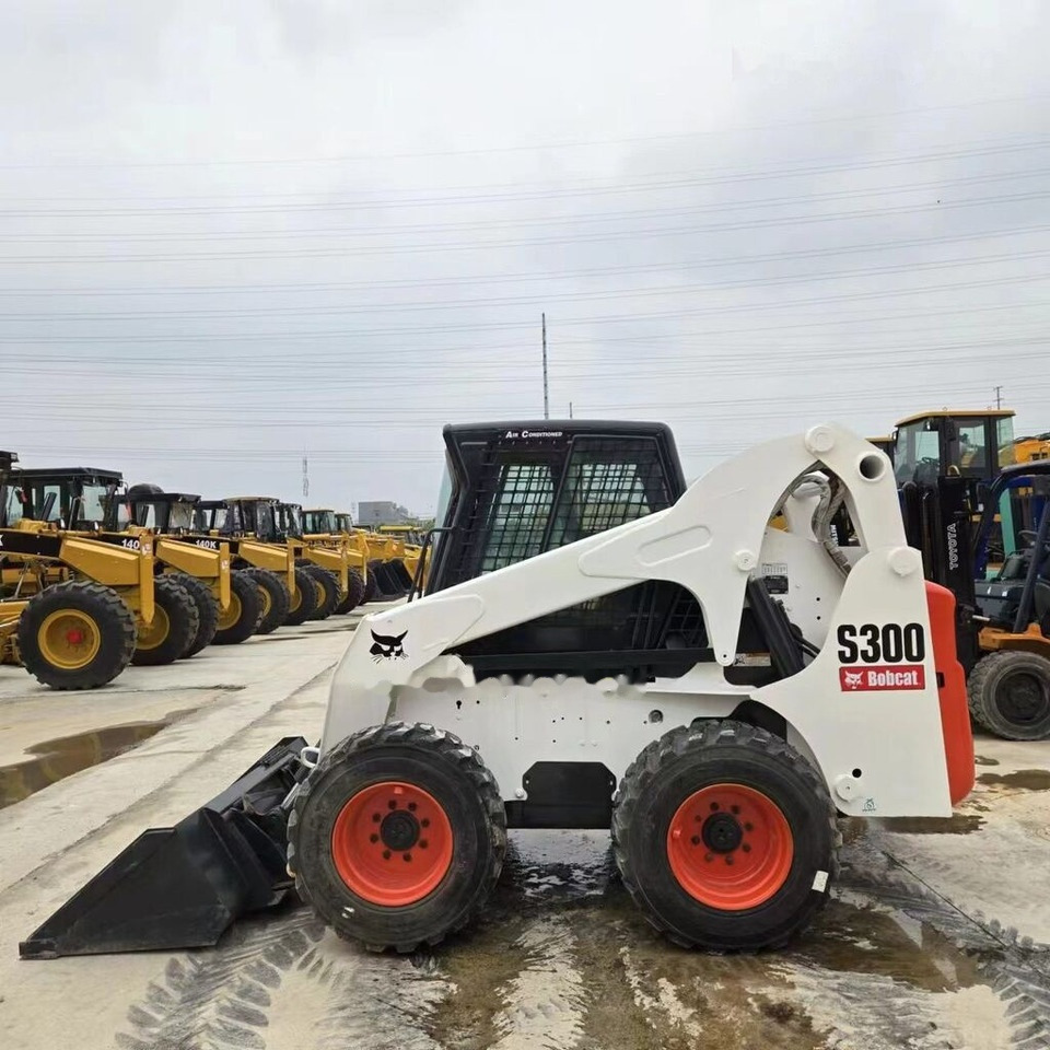 Bobcat S300 - Φορτωτής πλάγιας ολίσθησης: φωτογραφία 1 Bobcat S300 - Φορτωτής πλάγιας ολίσθησης: φωτογραφία 1