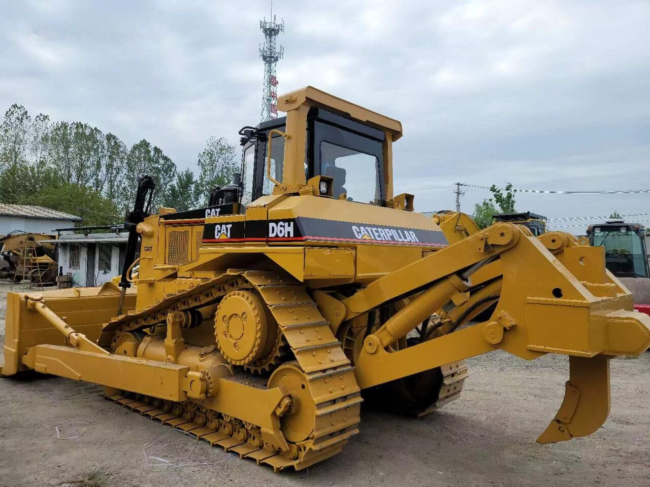 Caterpillar D6H - Μπουλντόζα: φωτογραφία 3 Caterpillar D6H - Μπουλντόζα: φωτογραφία 3