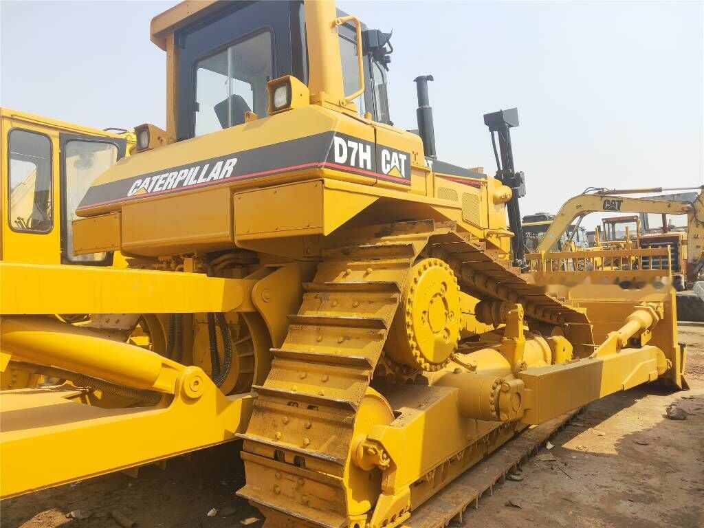 Caterpillar D7H - Μπουλντόζα: φωτογραφία 2 Caterpillar D7H - Μπουλντόζα: φωτογραφία 2