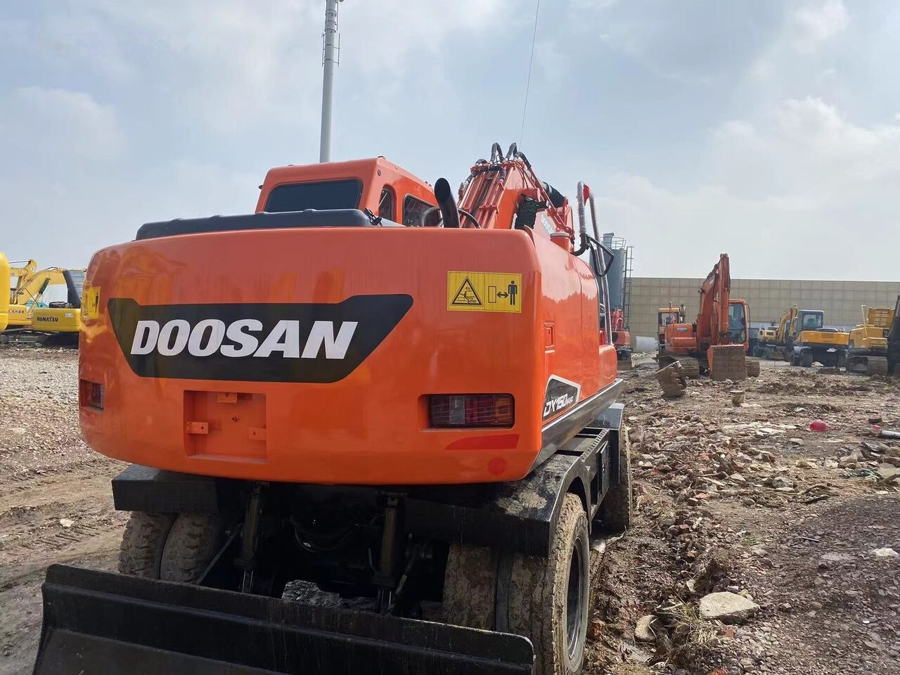 Doosan DX150W - Τροχοφόρος εκσκαφέας: φωτογραφία 3 Doosan DX150W - Τροχοφόρος εκσκαφέας: φωτογραφία 3