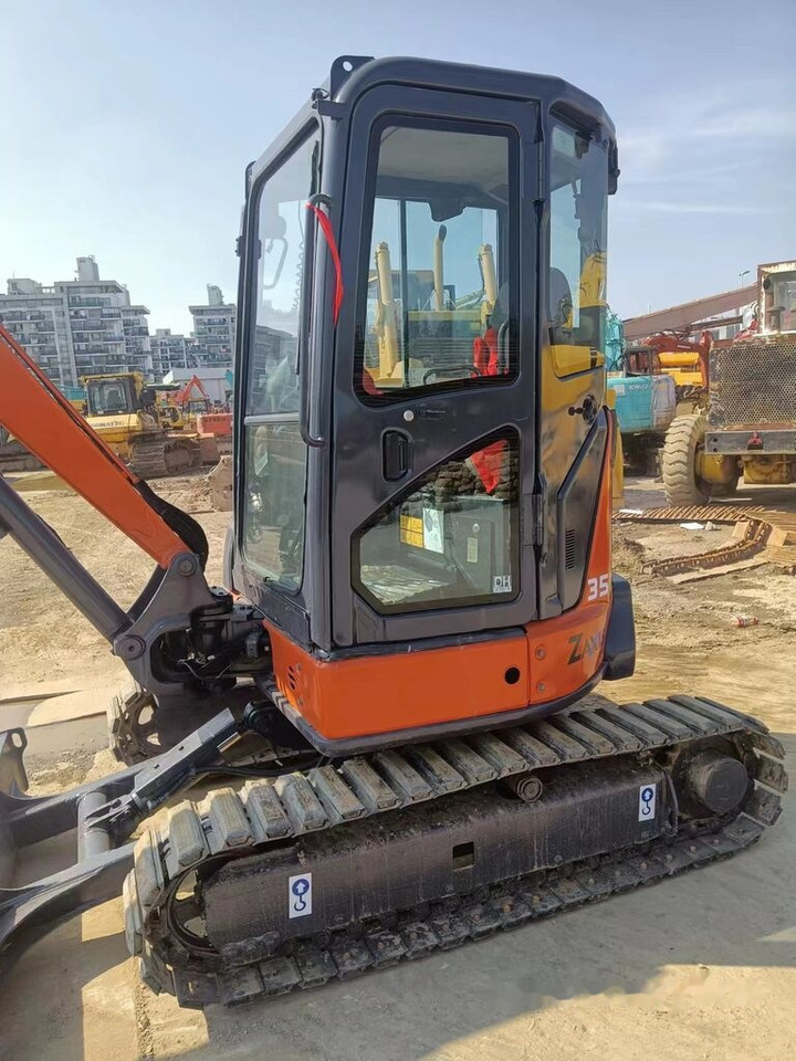 Hitachi ZX35U-5A - Μίνι εκσκαφέας: φωτογραφία 3 Hitachi ZX35U-5A - Μίνι εκσκαφέας: φωτογραφία 3