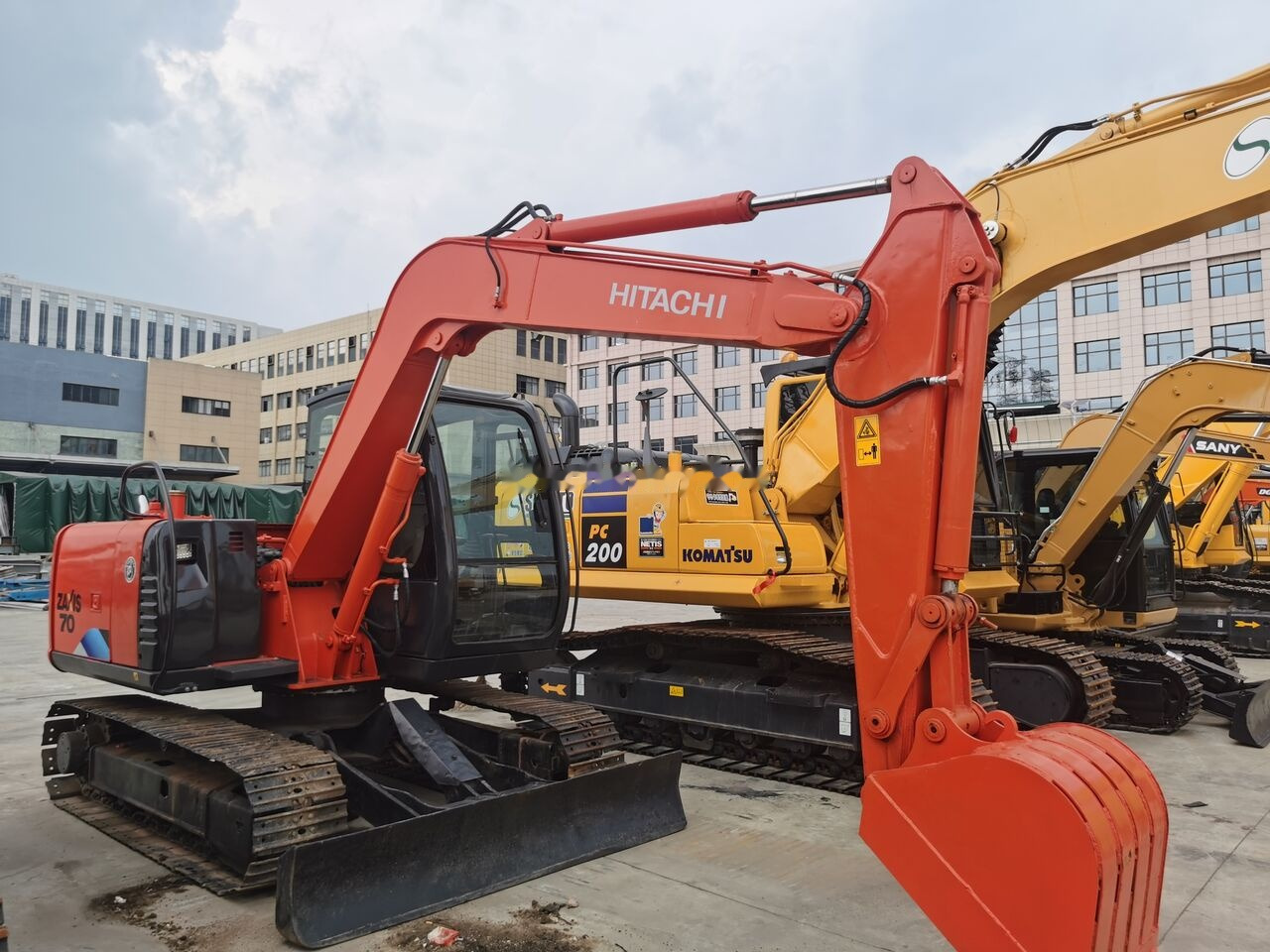 Hitachi ZX70 - Μίνι εκσκαφέας: φωτογραφία 1 Hitachi ZX70 - Μίνι εκσκαφέας: φωτογραφία 1