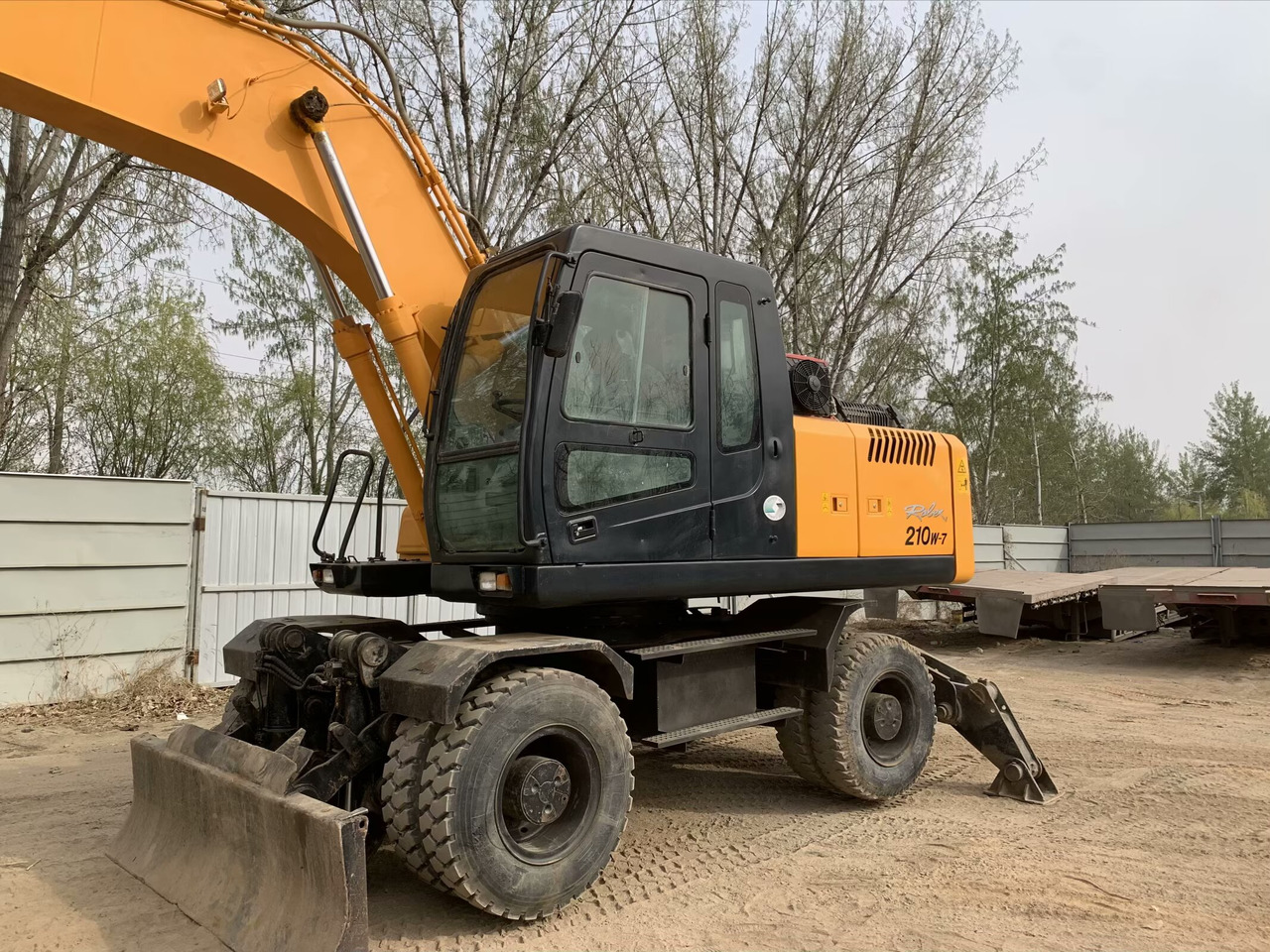 Τροχοφόρος εκσκαφέας Hyundai R210W-7: φωτογραφία 7
