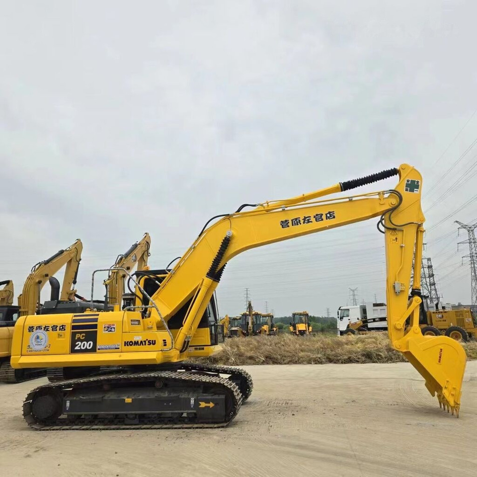 Komatsu PC200-8 - Ερπυστριοφόρος εκσκαφέας: φωτογραφία 1 Komatsu PC200-8 - Ερπυστριοφόρος εκσκαφέας: φωτογραφία 1