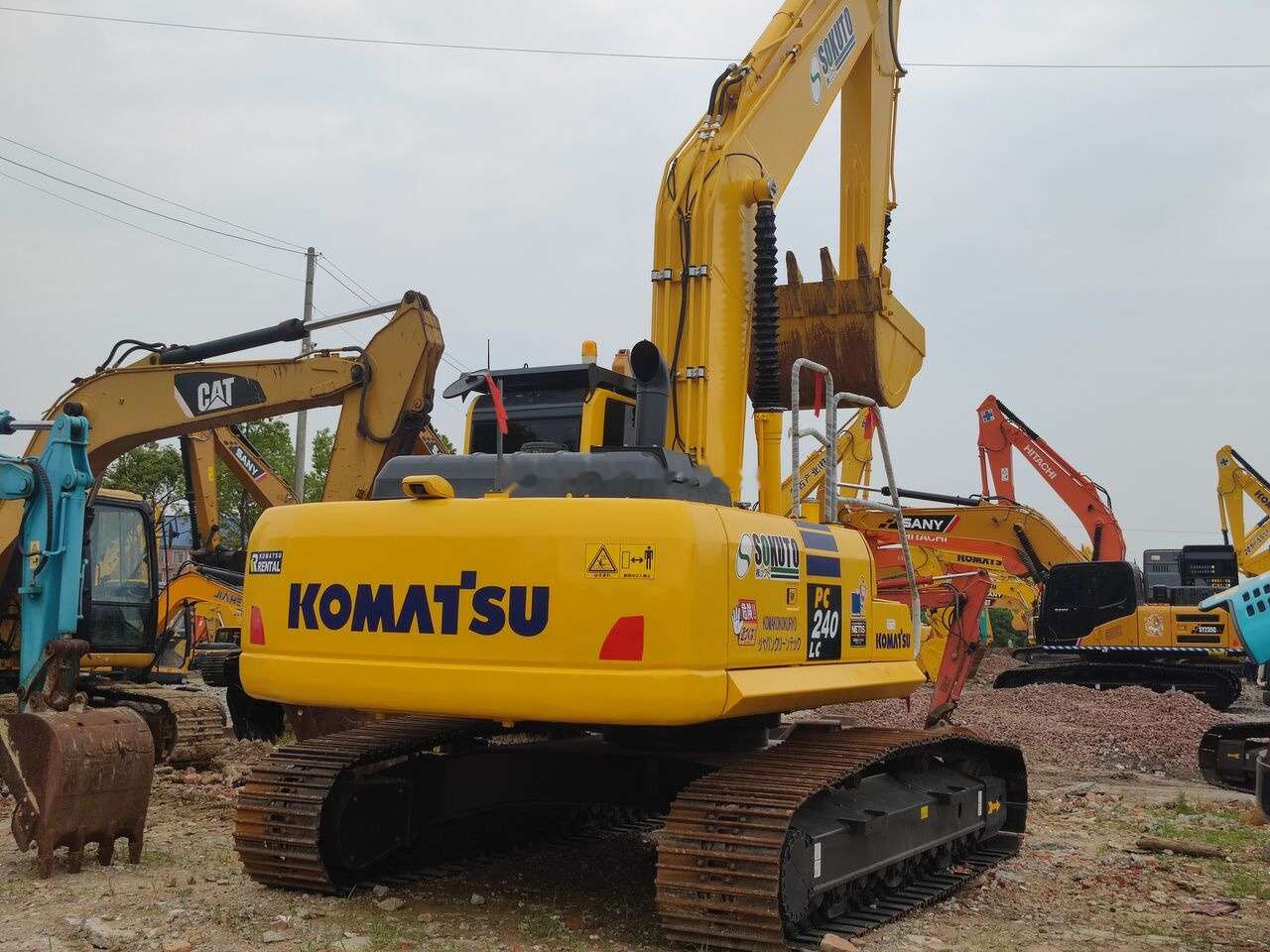 Komatsu PC240LC - Ερπυστριοφόρος εκσκαφέας: φωτογραφία 5 Komatsu PC240LC - Ερπυστριοφόρος εκσκαφέας: φωτογραφία 5