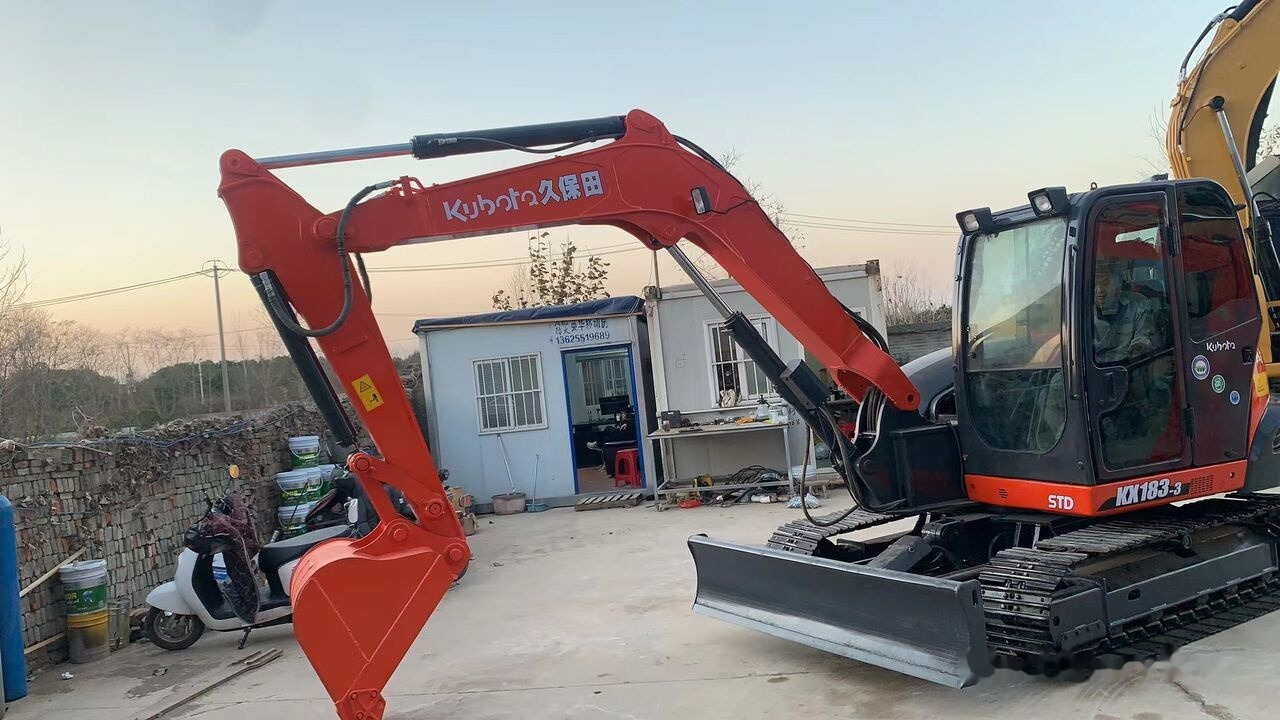 Kubota KX183 - Ερπυστριοφόρος εκσκαφέας: φωτογραφία 3 Kubota KX183 - Ερπυστριοφόρος εκσκαφέας: φωτογραφία 3
