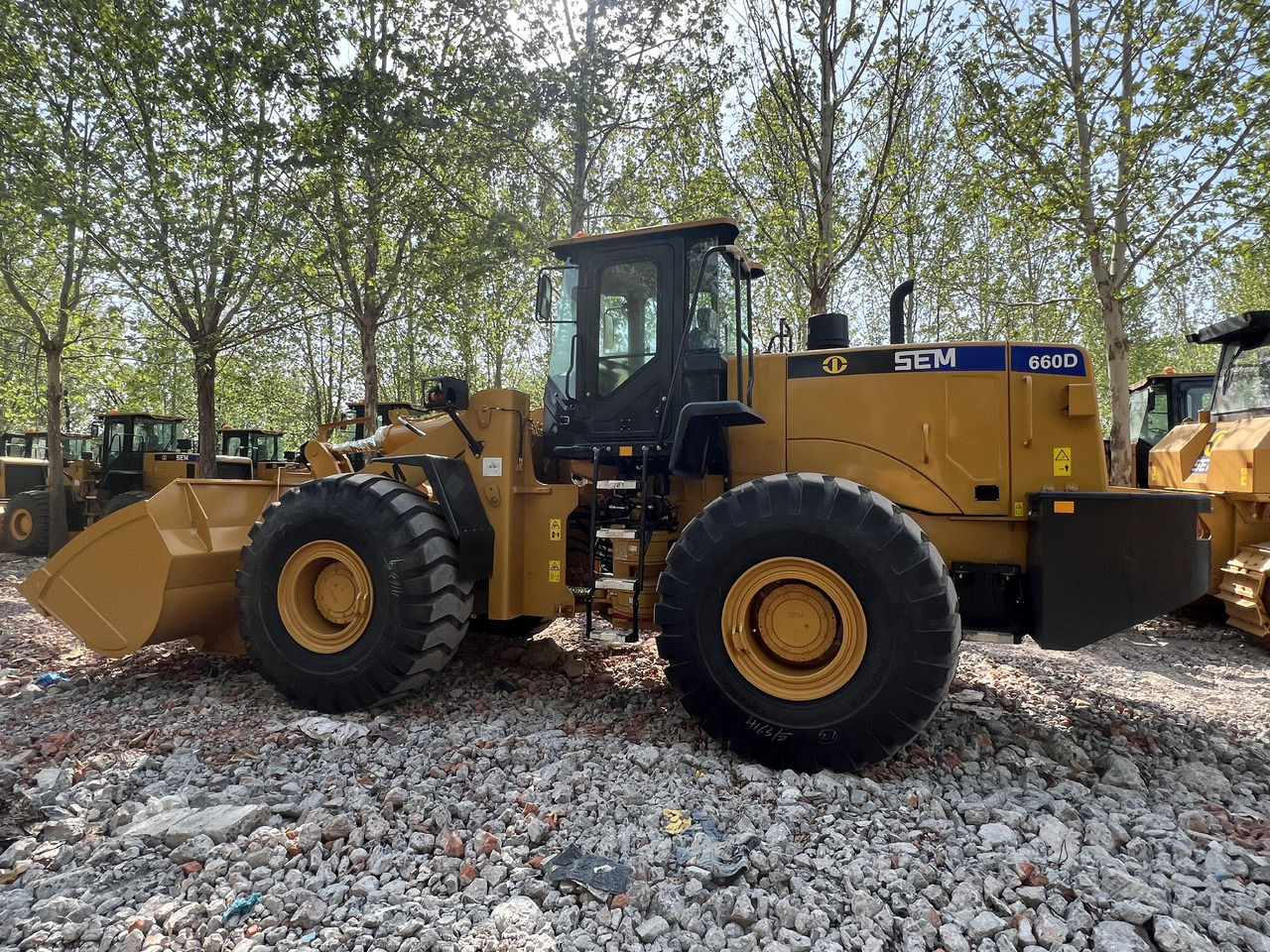 SEM SEM660D - Ελαστιχοφόρος φορτωτής: φωτογραφία 1 SEM SEM660D - Ελαστιχοφόρος φορτωτής: φωτογραφία 1