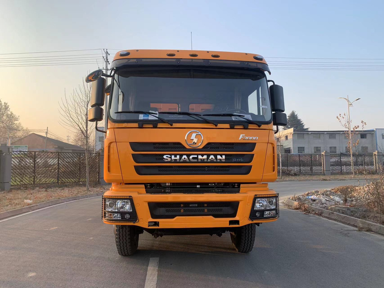 SHACMAN F3000 6x4 - Φορτηγό ανατρεπόμενο: φωτογραφία 2 SHACMAN F3000 6x4 - Φορτηγό ανατρεπόμενο: φωτογραφία 2