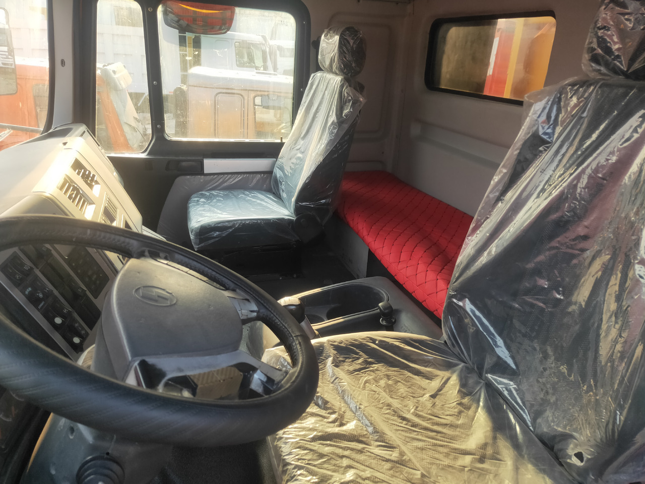 SHACMAN F3000 - Φορτηγό ανατρεπόμενο: φωτογραφία 3 SHACMAN F3000 - Φορτηγό ανατρεπόμενο: φωτογραφία 3