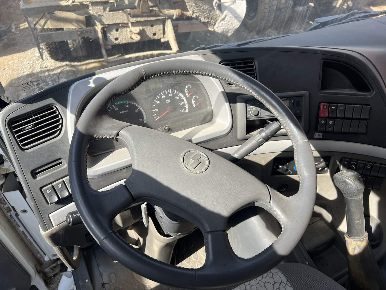 SHACMAN M3000 - Φορτηγό ανατρεπόμενο: φωτογραφία 5 SHACMAN M3000 - Φορτηγό ανατρεπόμενο: φωτογραφία 5
