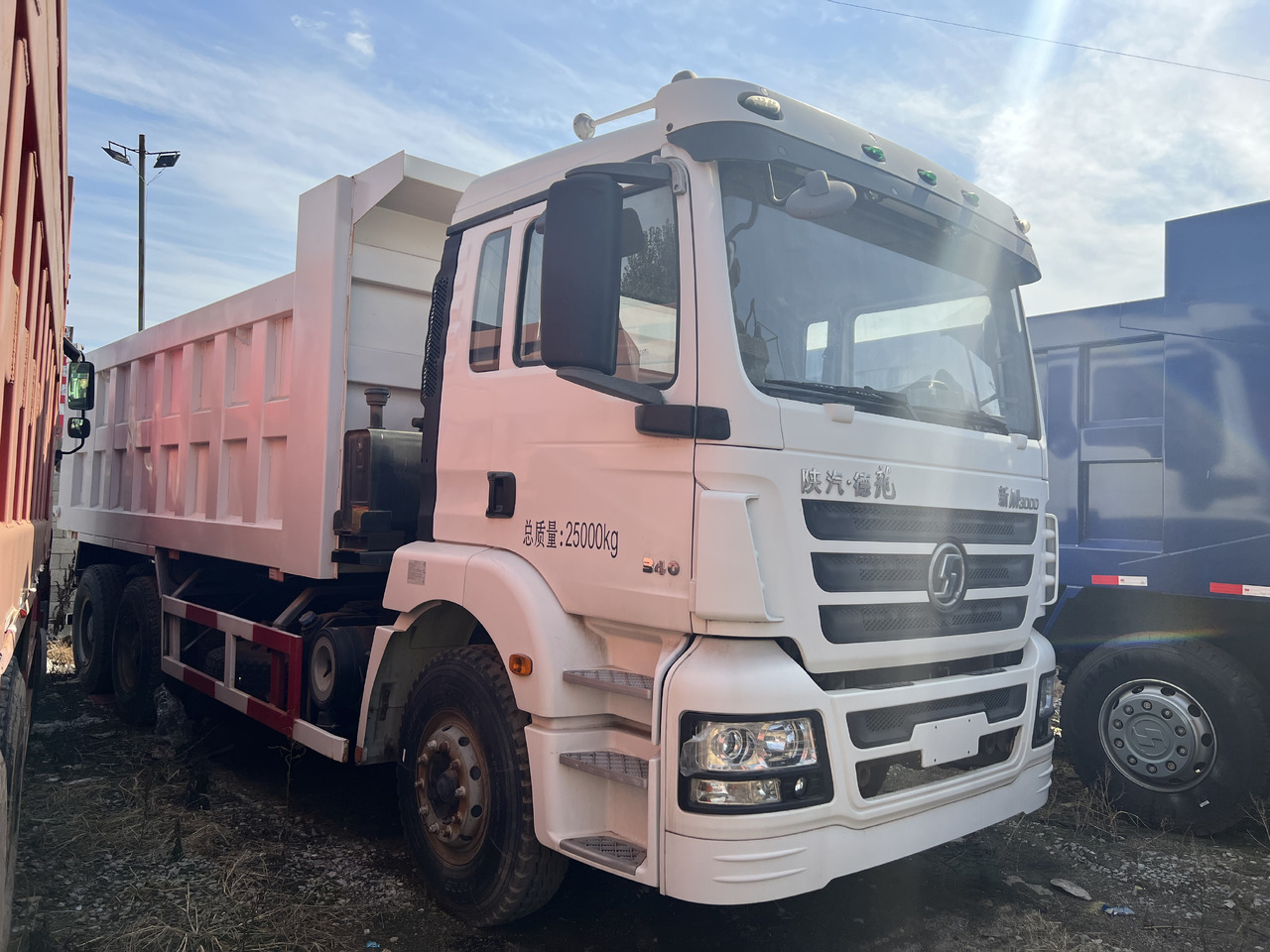 SHACMAN M3000 - Φορτηγό ανατρεπόμενο: φωτογραφία 2 SHACMAN M3000 - Φορτηγό ανατρεπόμενο: φωτογραφία 2