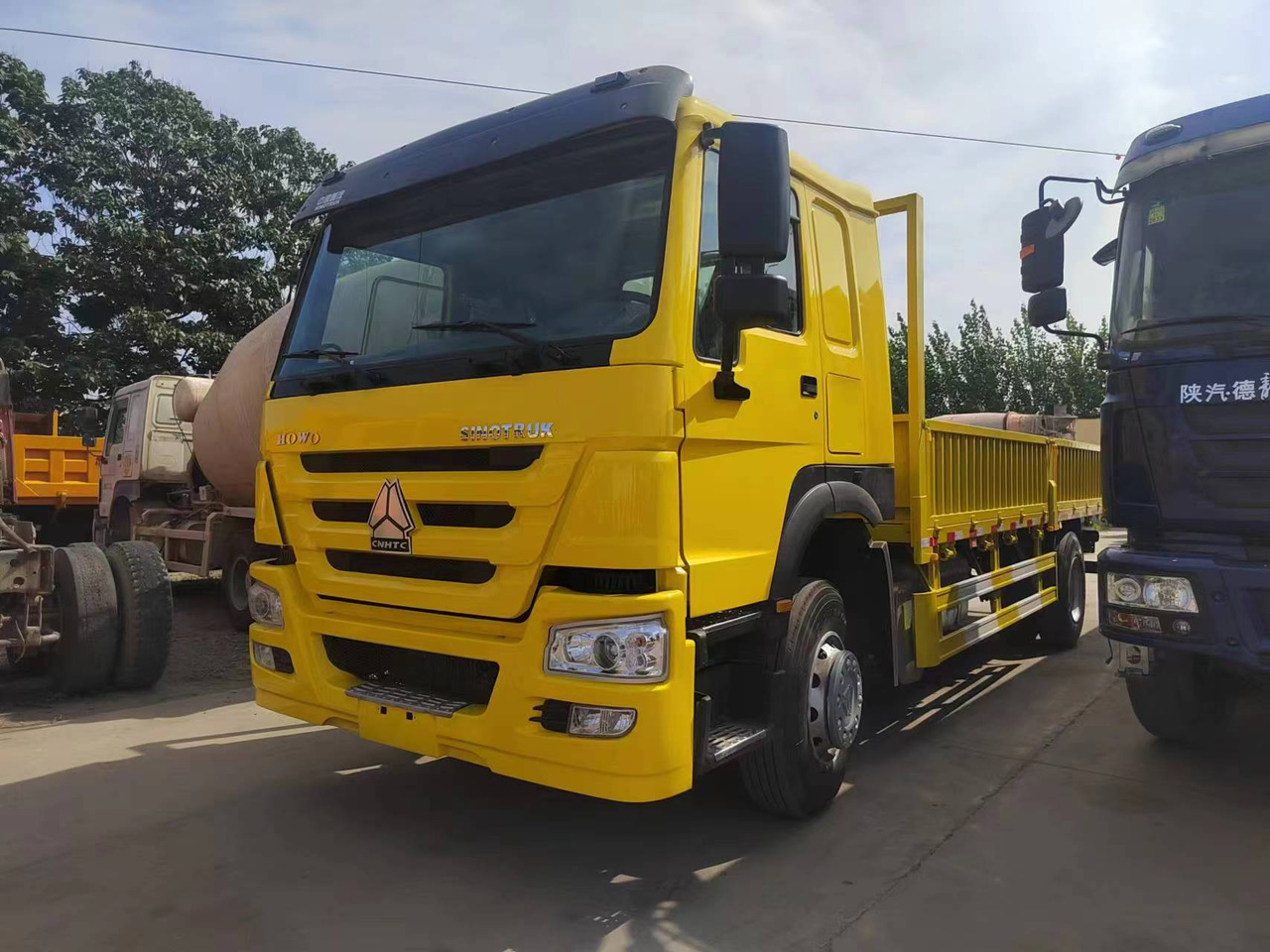 SINOTRUK HOWO 4x2 cargo truck - Φορτηγό ανατρεπόμενο: φωτογραφία 3 SINOTRUK HOWO 4x2 cargo truck - Φορτηγό ανατρεπόμενο: φωτογραφία 3