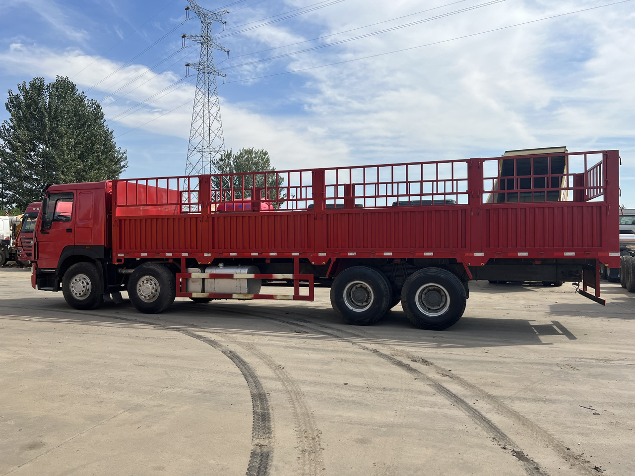 SINOTRUK HOWO 8*4 Fence Truck - Φορτηγό: φωτογραφία 3 SINOTRUK HOWO 8*4 Fence Truck - Φορτηγό: φωτογραφία 3