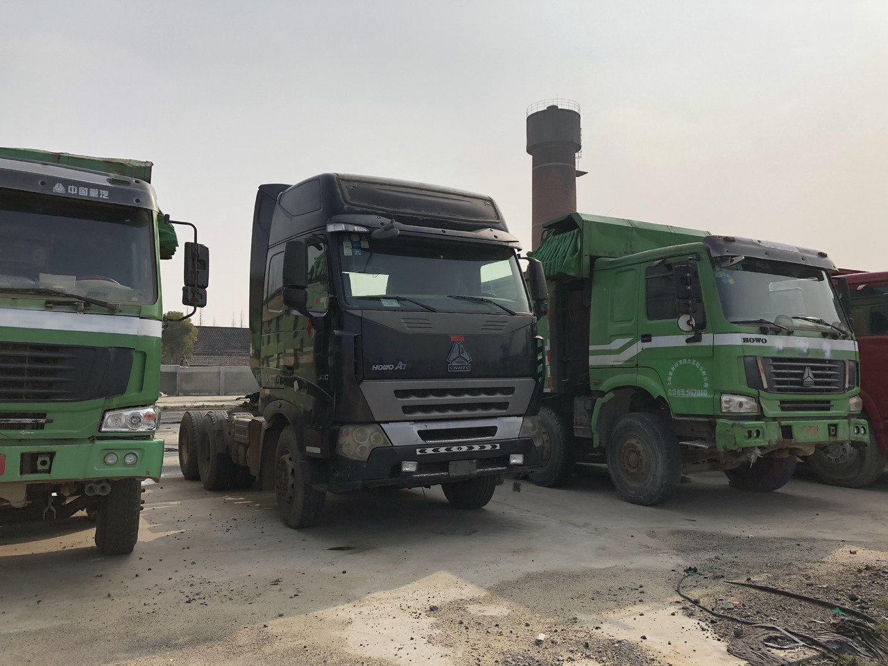 SINOTRUK HOWO A7 - Τράκτορας: φωτογραφία 1 SINOTRUK HOWO A7 - Τράκτορας: φωτογραφία 1